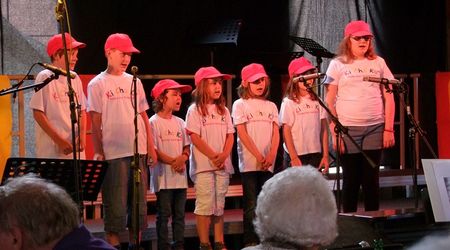 17.06.2012 Parkscheunenfest Kinderchor 17.06.2012 Parkscheunenfest Kinderchor