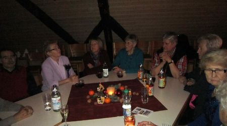 LKE-Weihnachtsfeier aufmerksame Runde