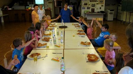 30.08.2012 Kinder-Fp: der Tisch ist gedeckt 30.08.2012 Kinder-Fp: der Tisch ist gedeckt